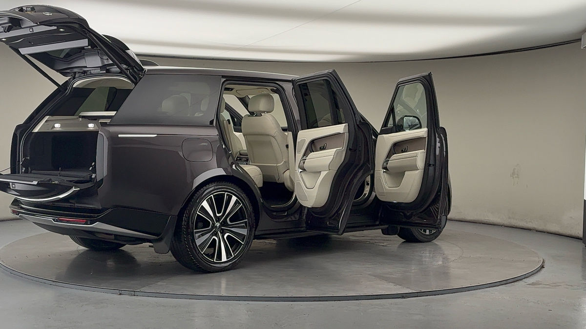 More views of Land Rover Range Rover