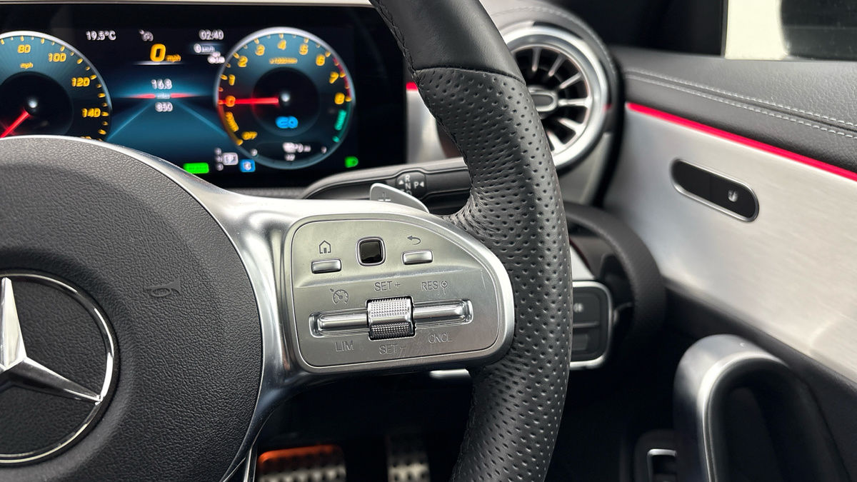 Mercedes-Benz CLA Image 20