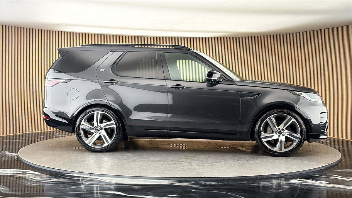 More views of Land Rover Discovery