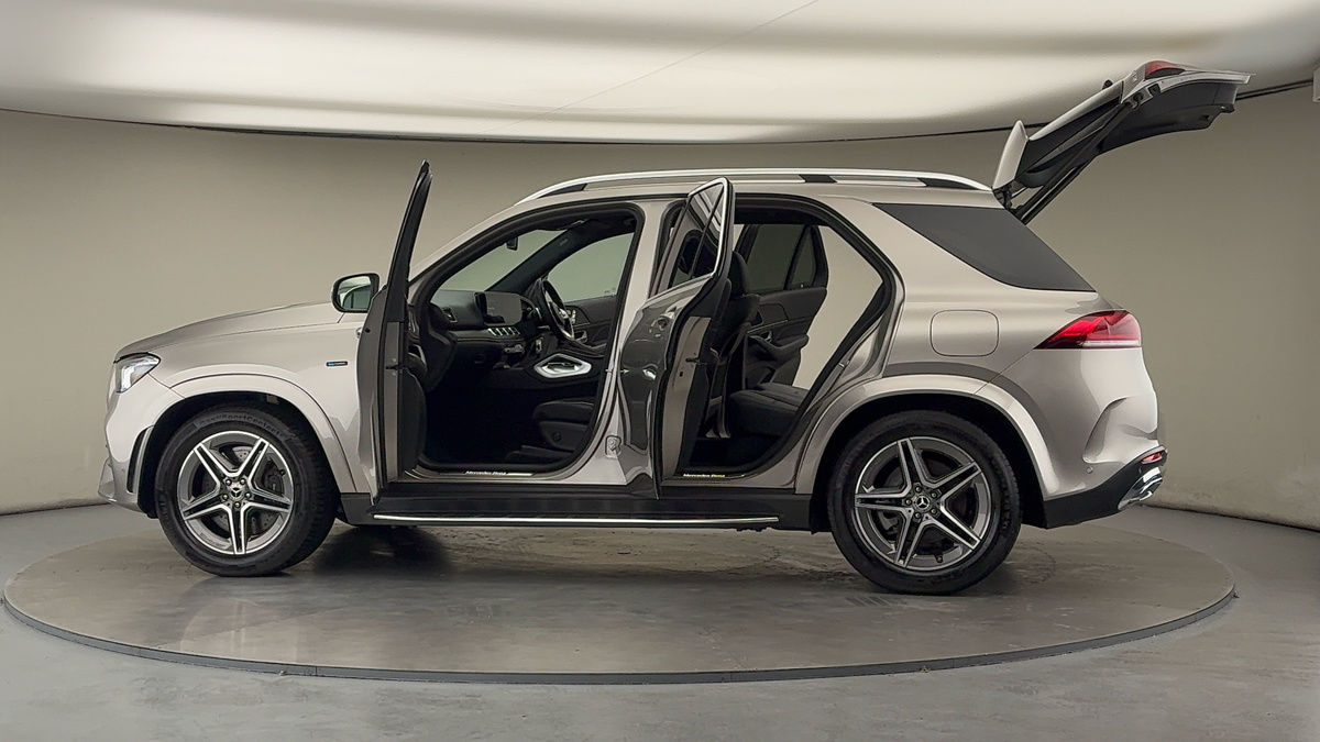 More views of Mercedes-Benz GLE