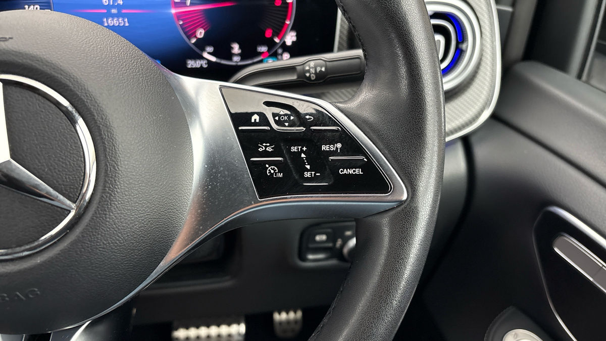 Mercedes-Benz V Class Image 14
