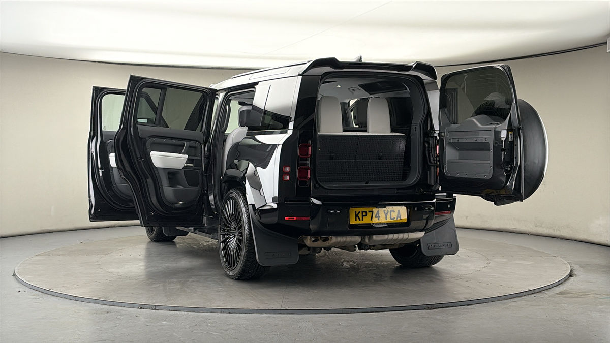 More views of Land Rover Defender 110