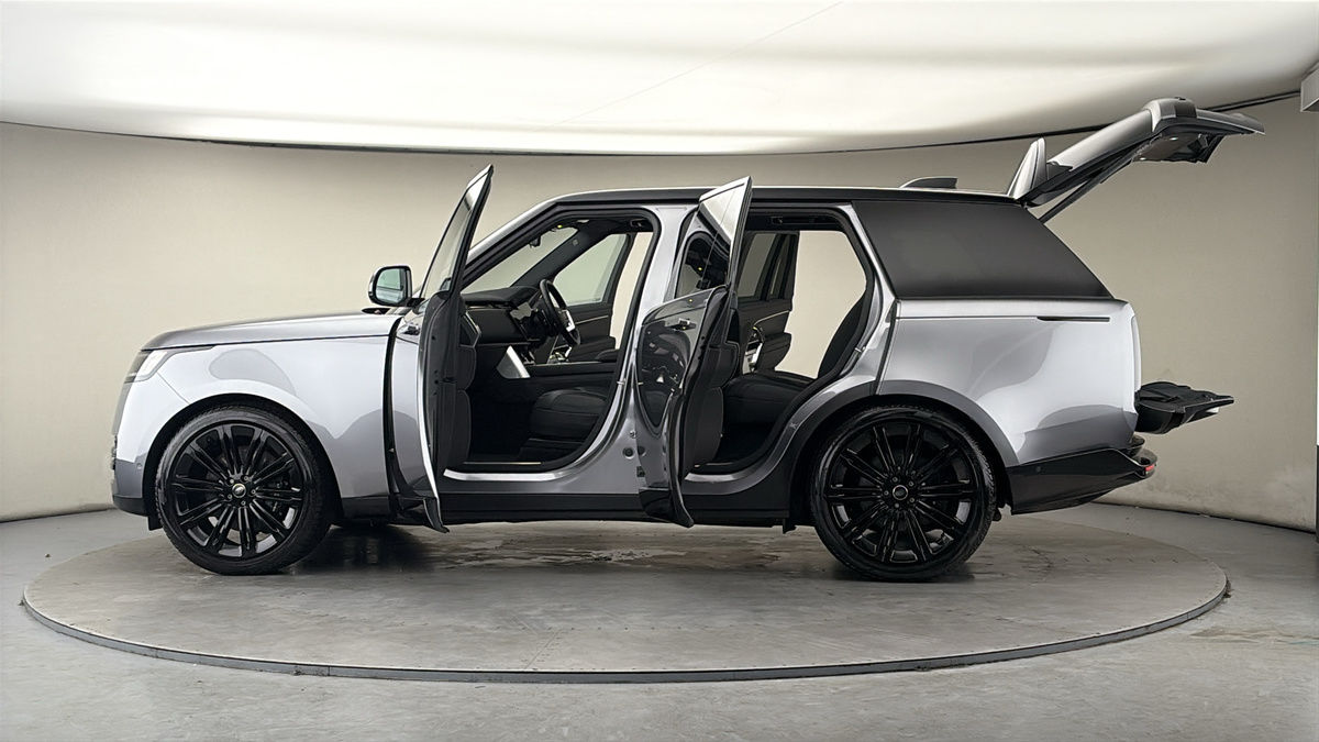 More views of Land Rover Range Rover