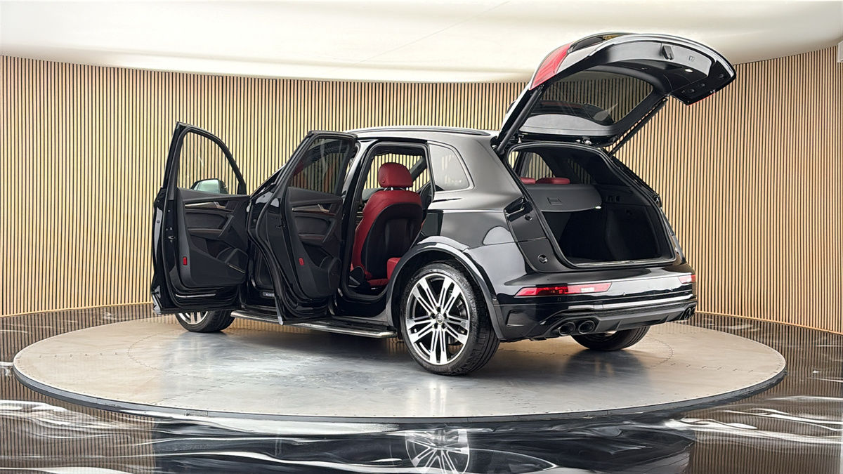 More views of Audi SQ5