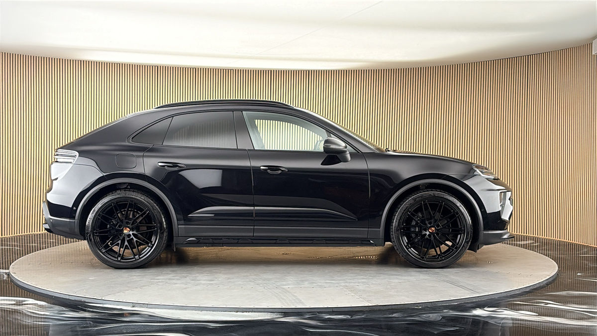 Porsche Macan Image 16