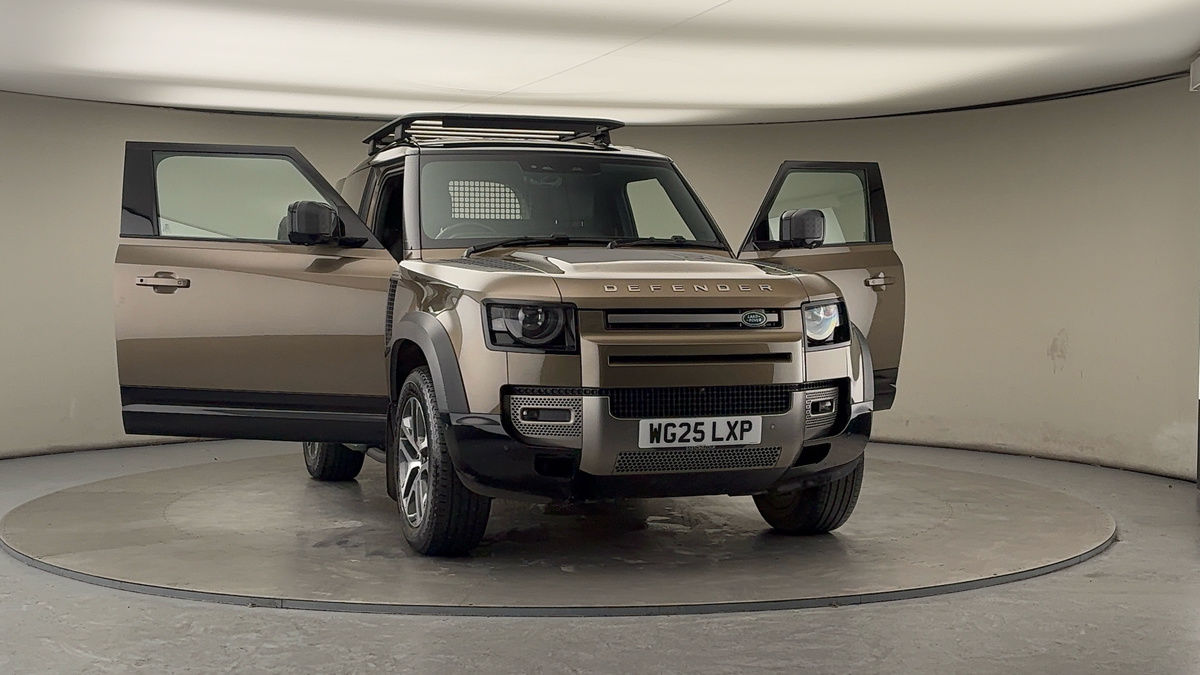 More views of Land Rover Defender 90