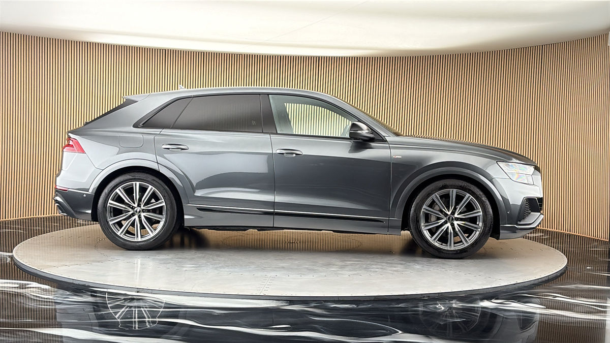 More views of Audi Q8