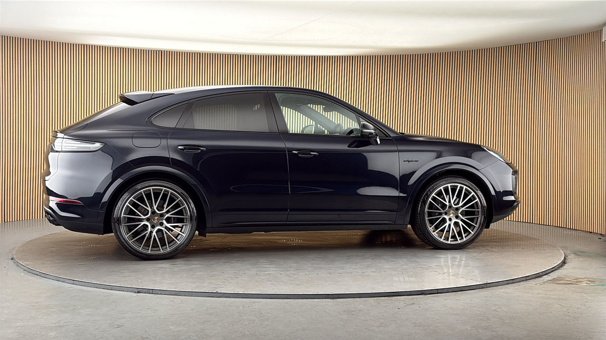 More views of Porsche Cayenne