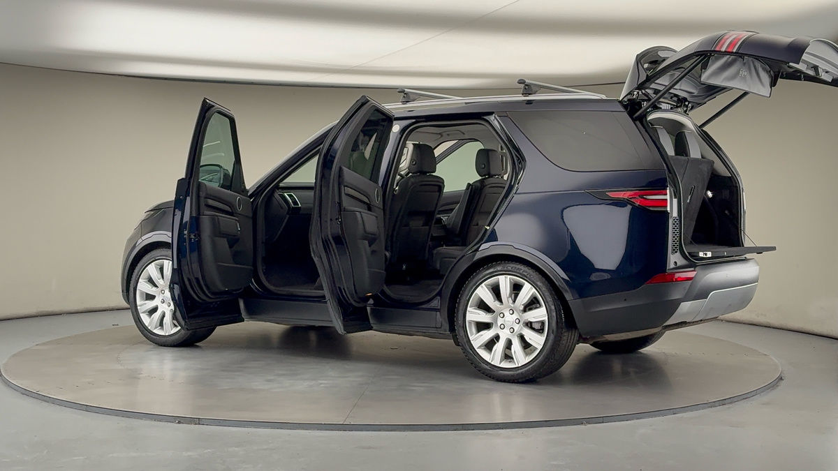 More views of Land Rover Discovery