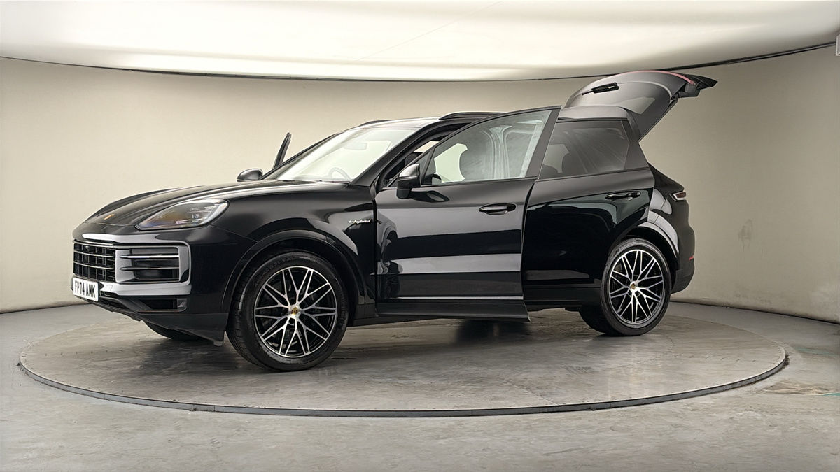 More views of Porsche Cayenne