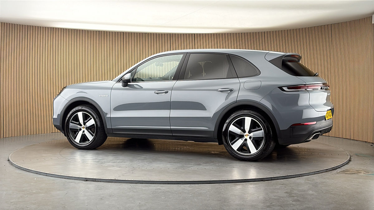 More views of Porsche Cayenne