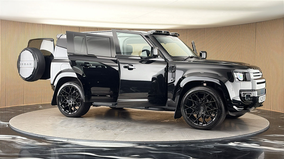 More views of Land Rover Defender 110