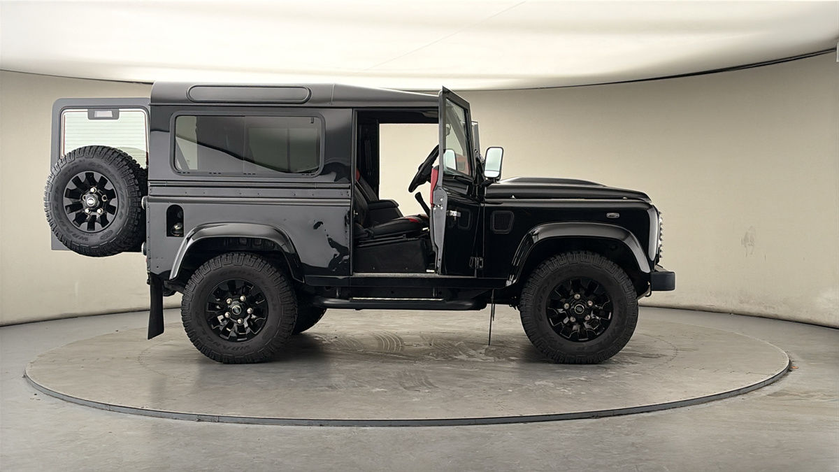 More views of Land Rover Defender 90