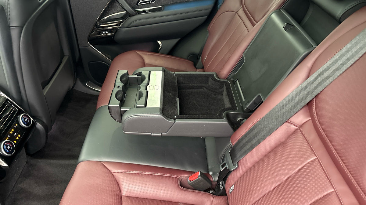 Land Rover Range Rover Sport Image 9