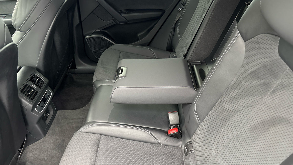 Audi Q5 Image 9