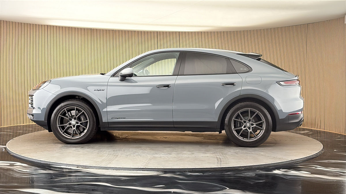 More views of Porsche Cayenne