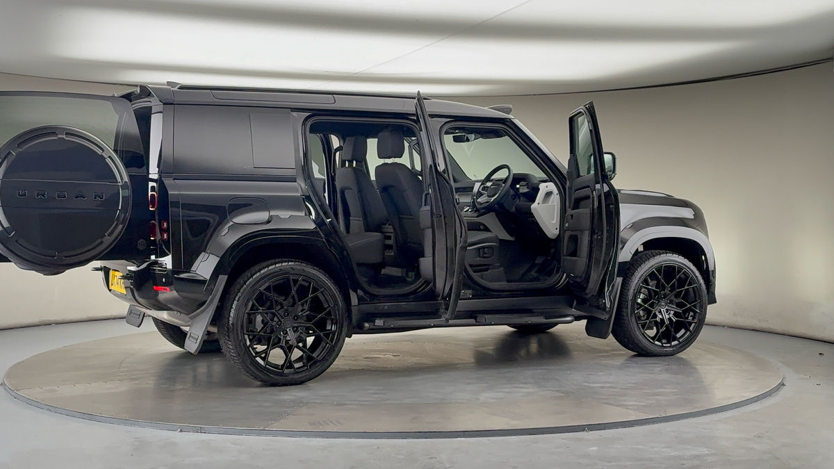 More views of Land Rover Defender 110