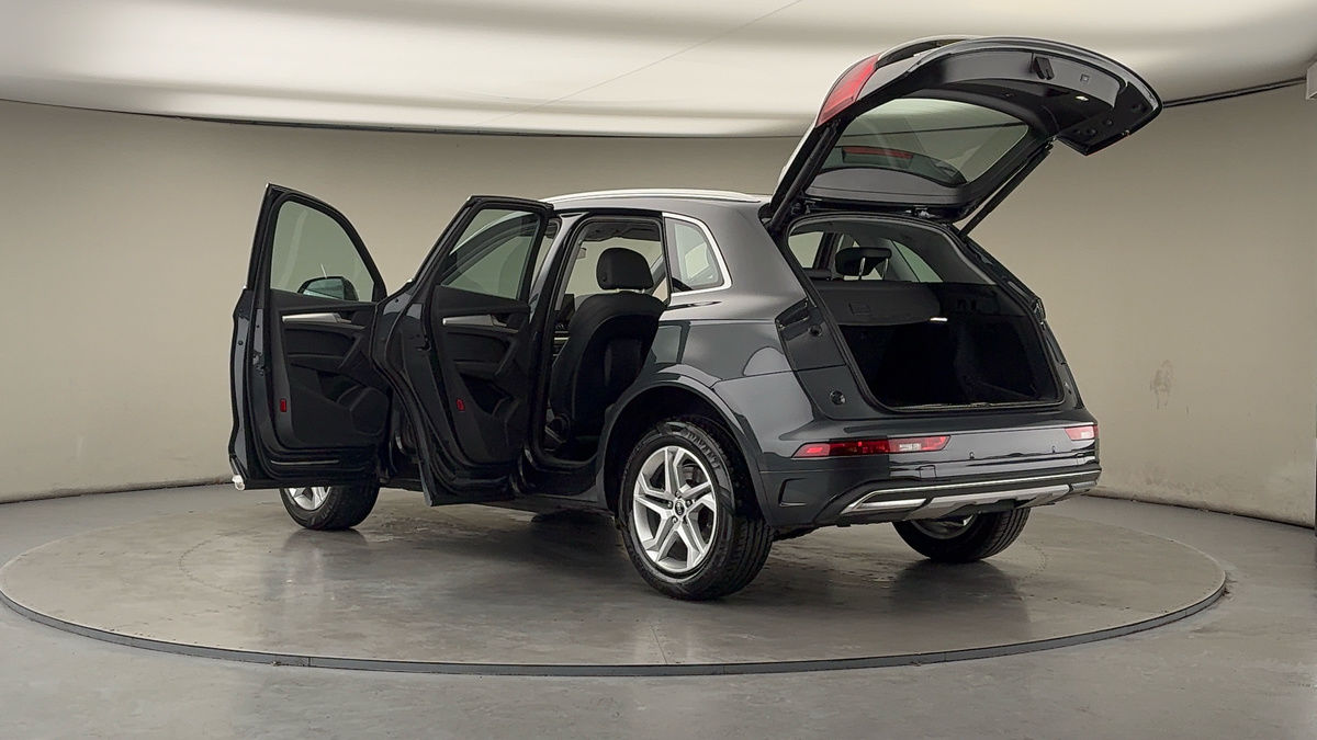 More views of Audi Q5