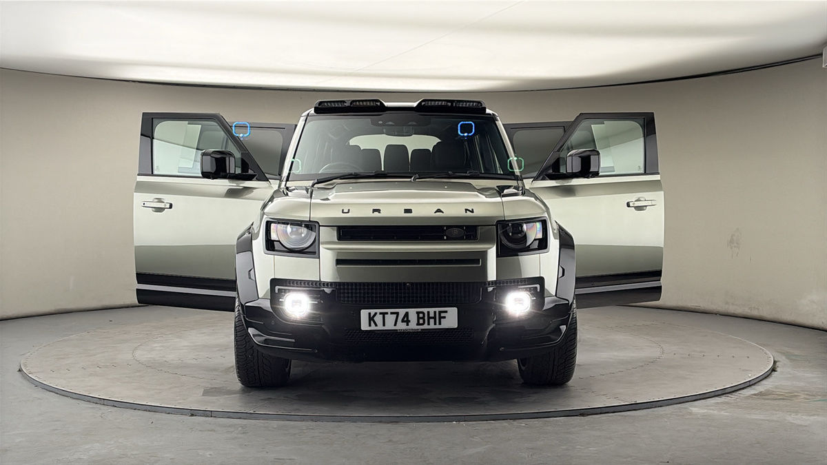 More views of Land Rover Defender 110