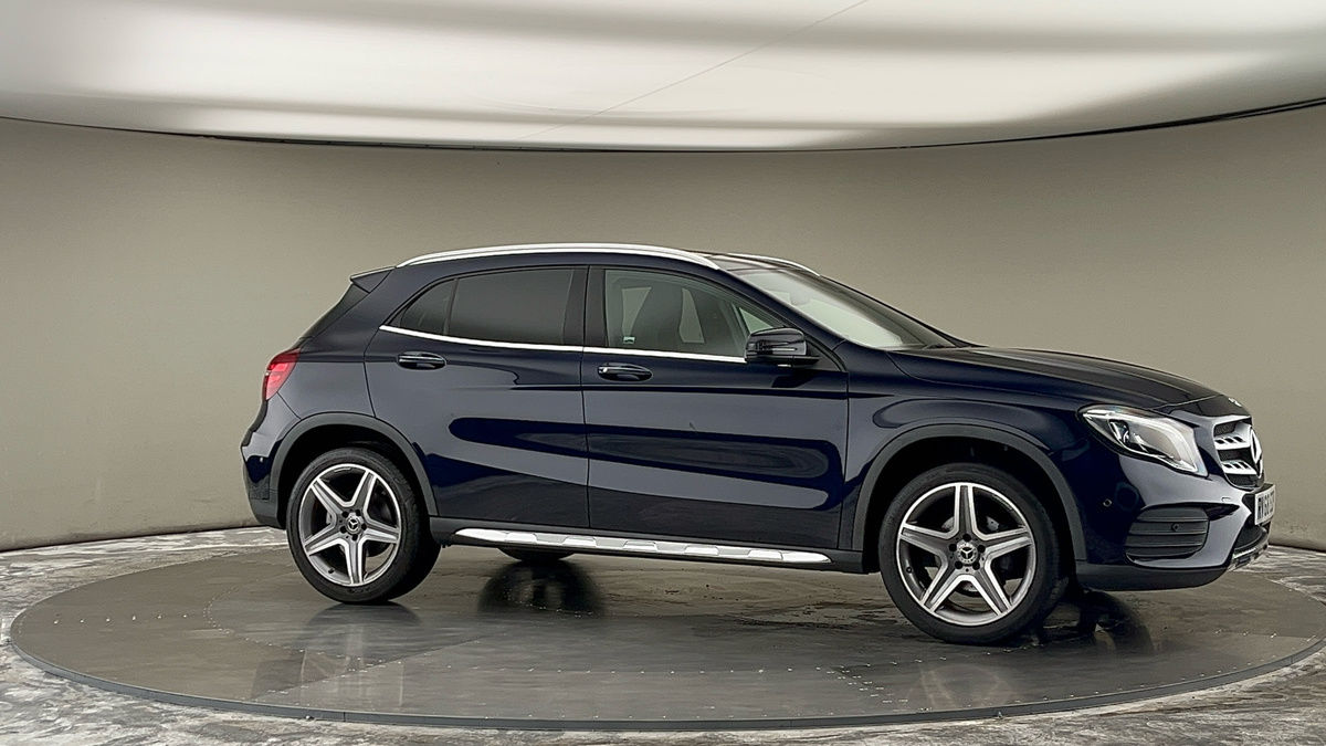 More views of Mercedes-Benz GLA
