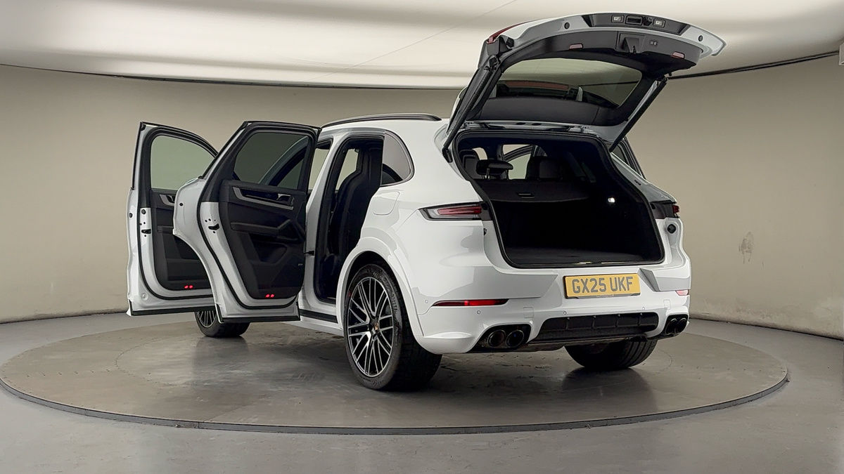 Porsche Cayenne Image 23