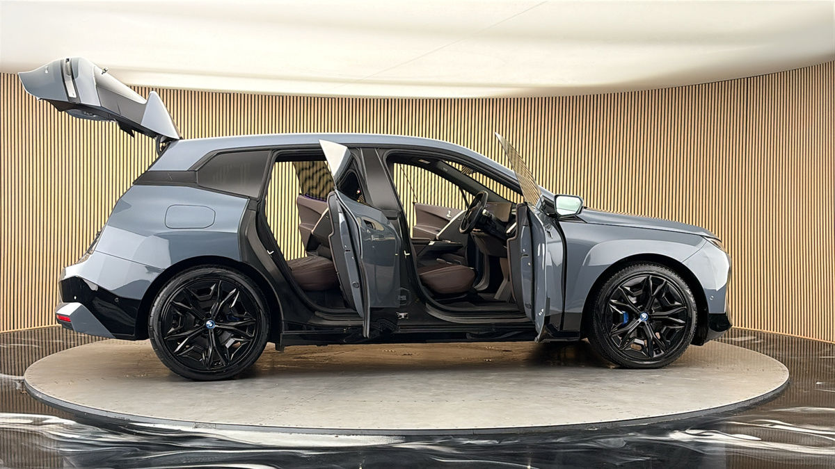 More views of BMW iX
