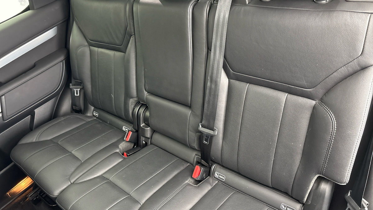 Land Rover Discovery Image 8