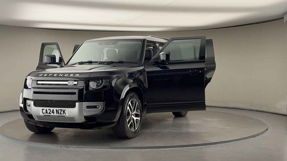 More views of Land Rover Defender 110