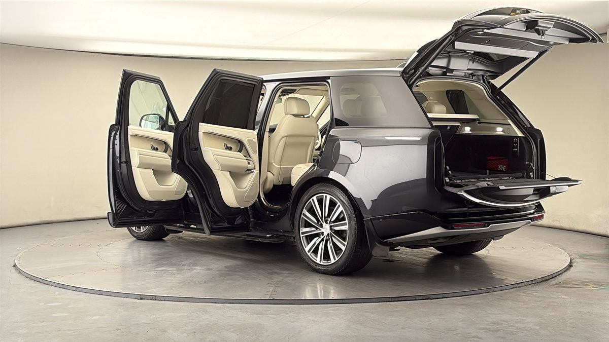 More views of Land Rover Range Rover