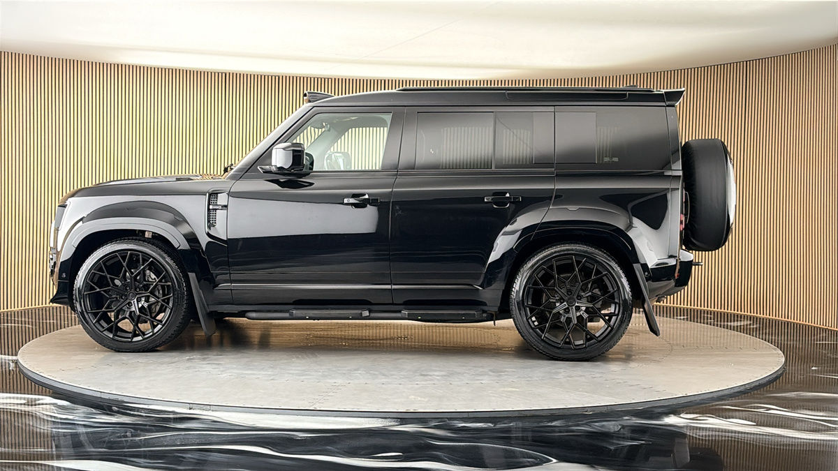 More views of Land Rover Defender 110