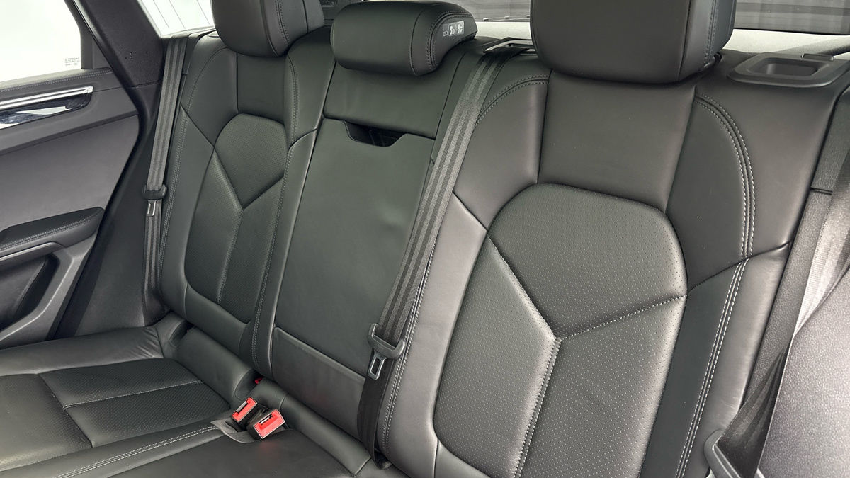 Porsche Macan Image 8