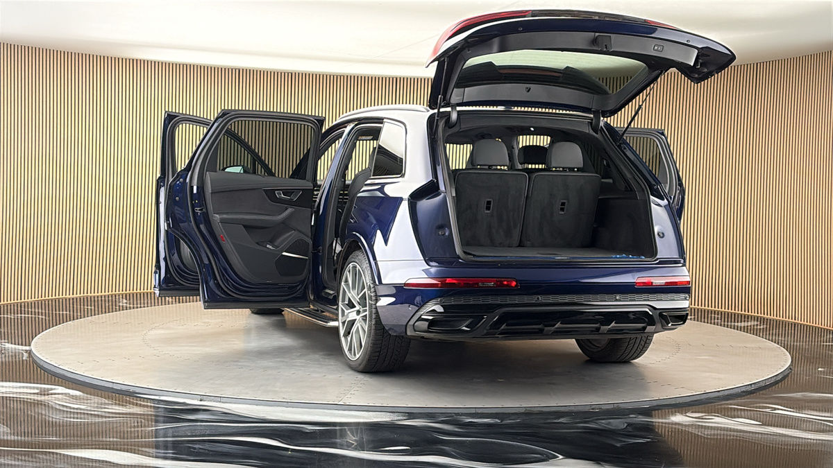 More views of Audi Q7