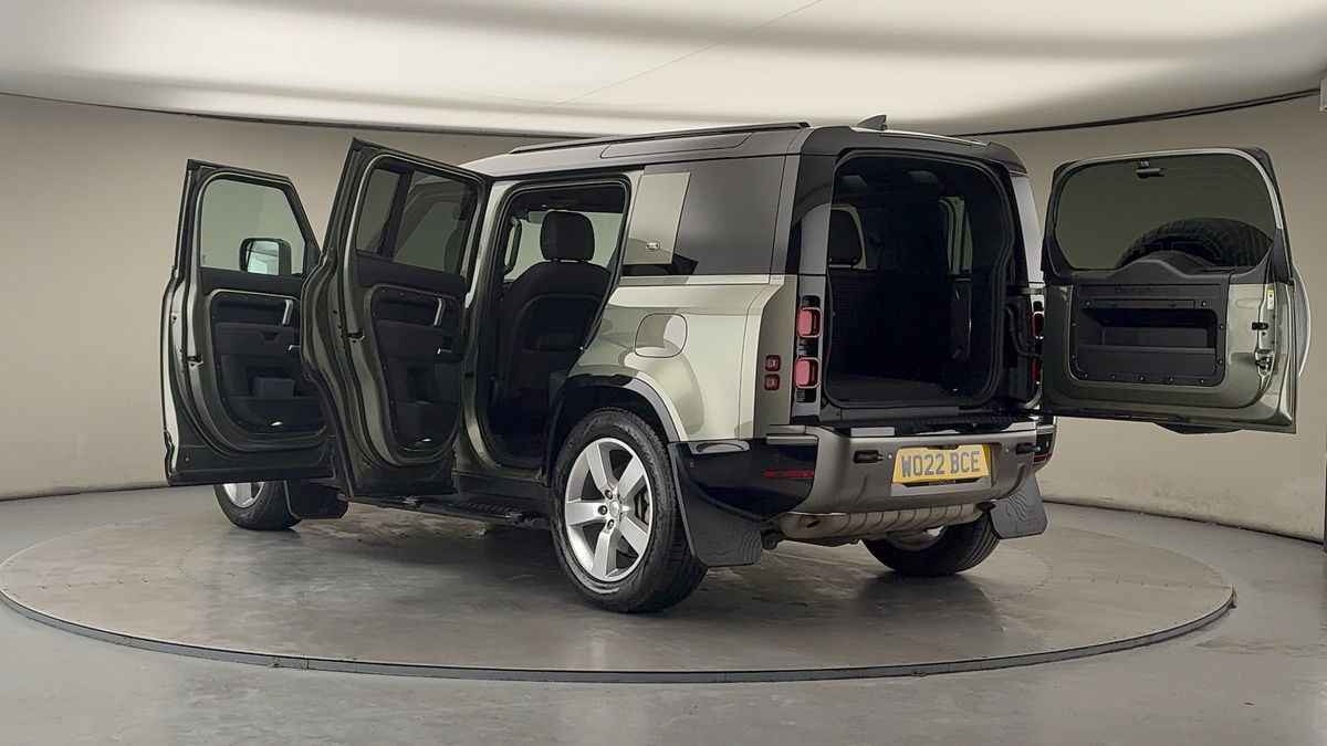 More views of Land Rover Defender 110