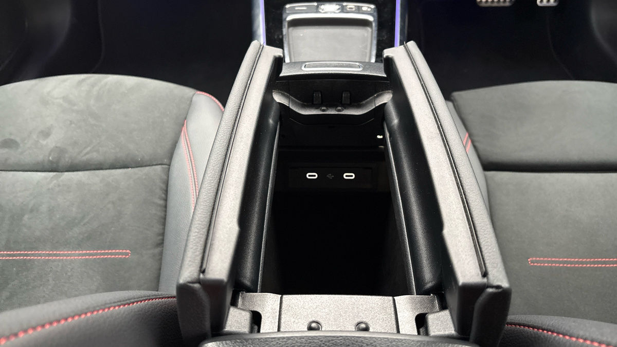 Mercedes-Benz GLA Image 26