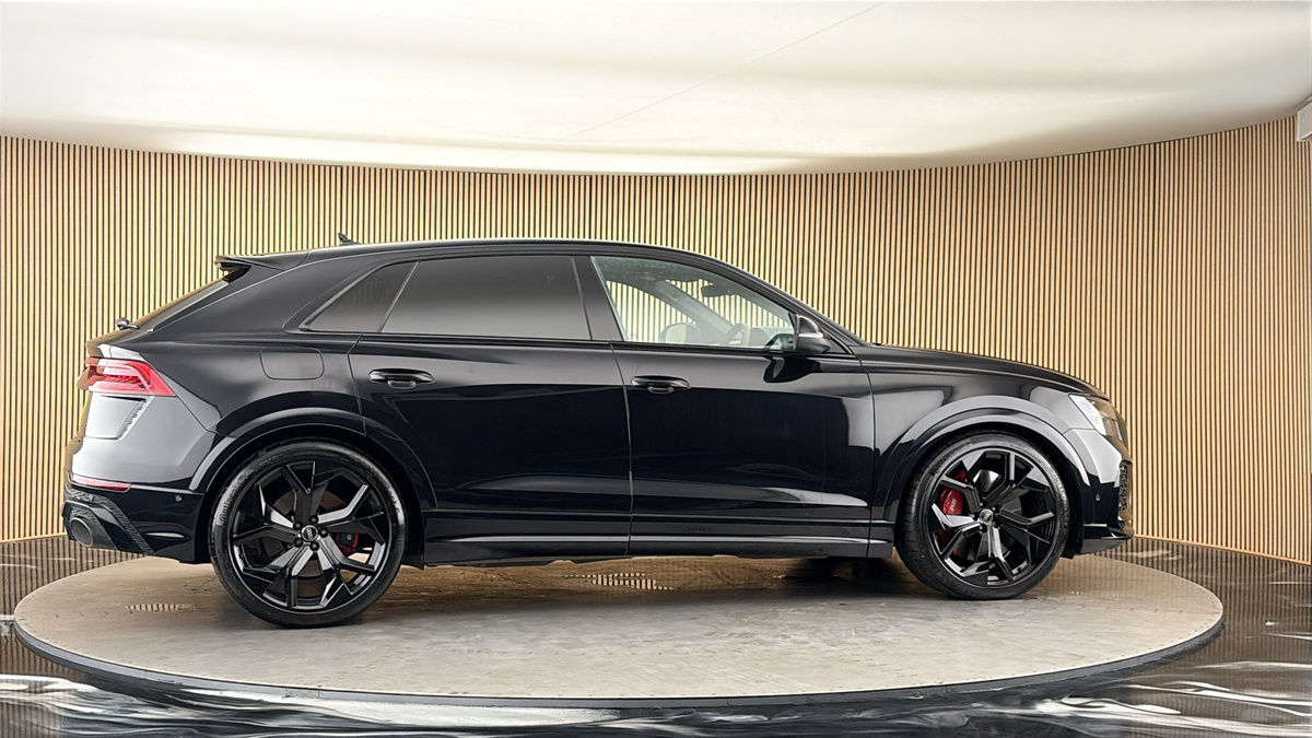 More views of Audi RSQ8