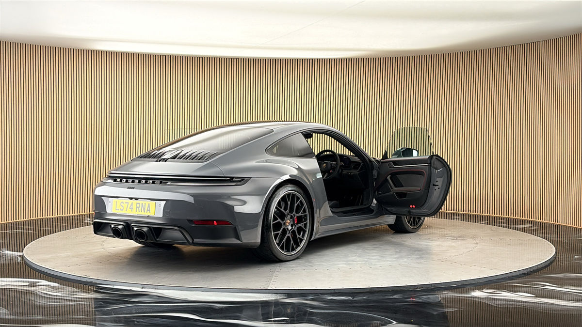 More views of Porsche 911