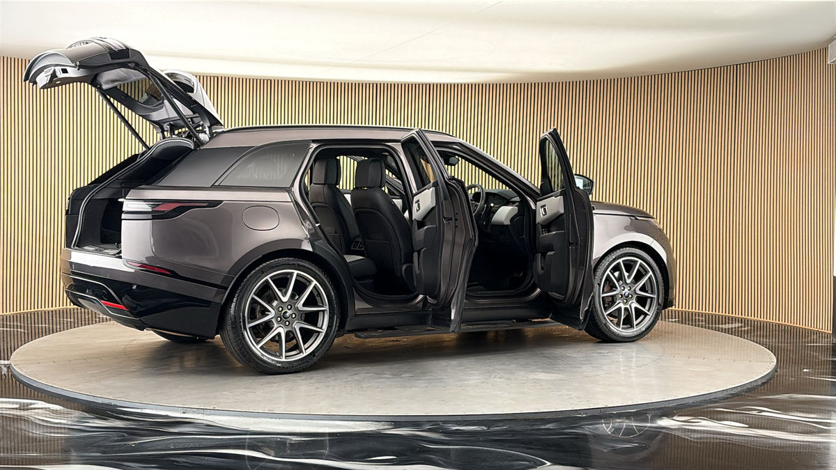 More views of Land Rover Range Rover Velar