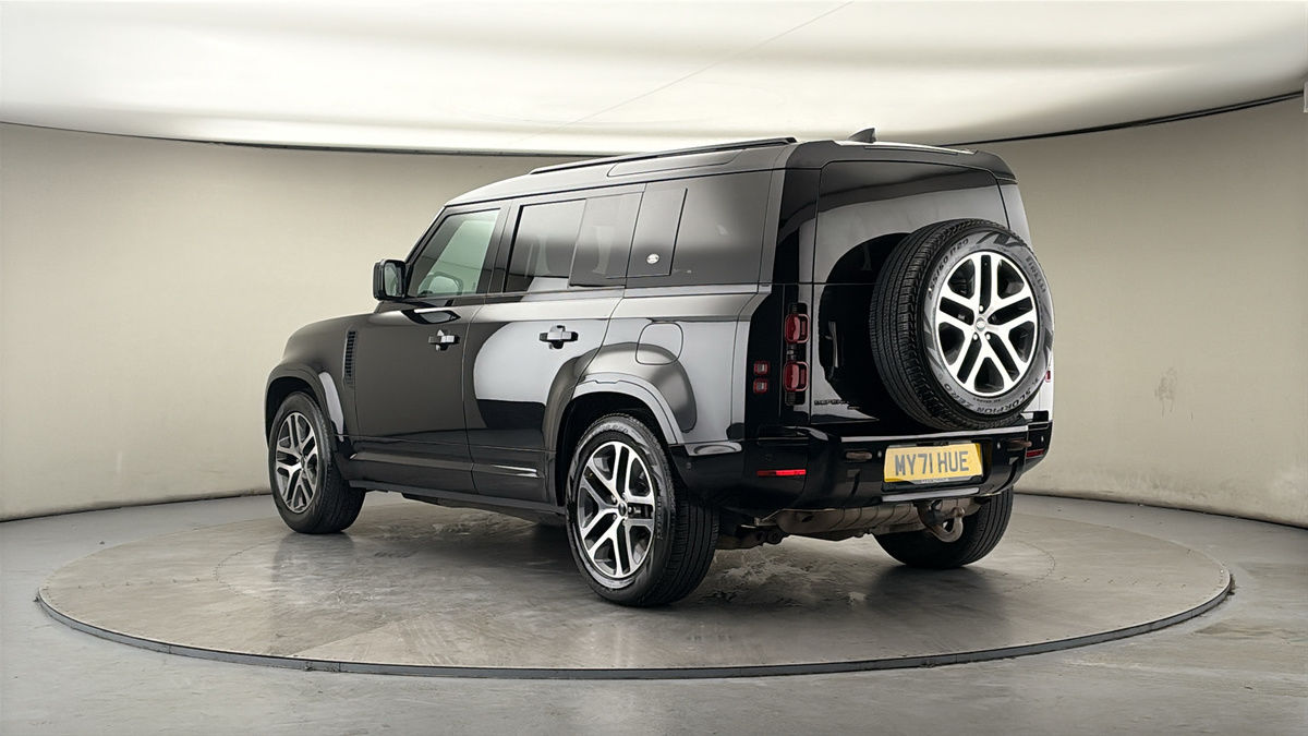 Land Rover Defender 110 Image 2