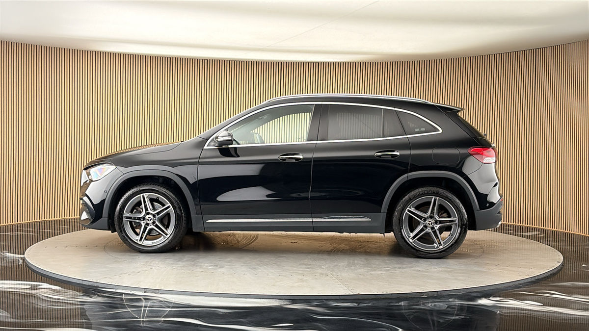 More views of Mercedes-Benz GLA
