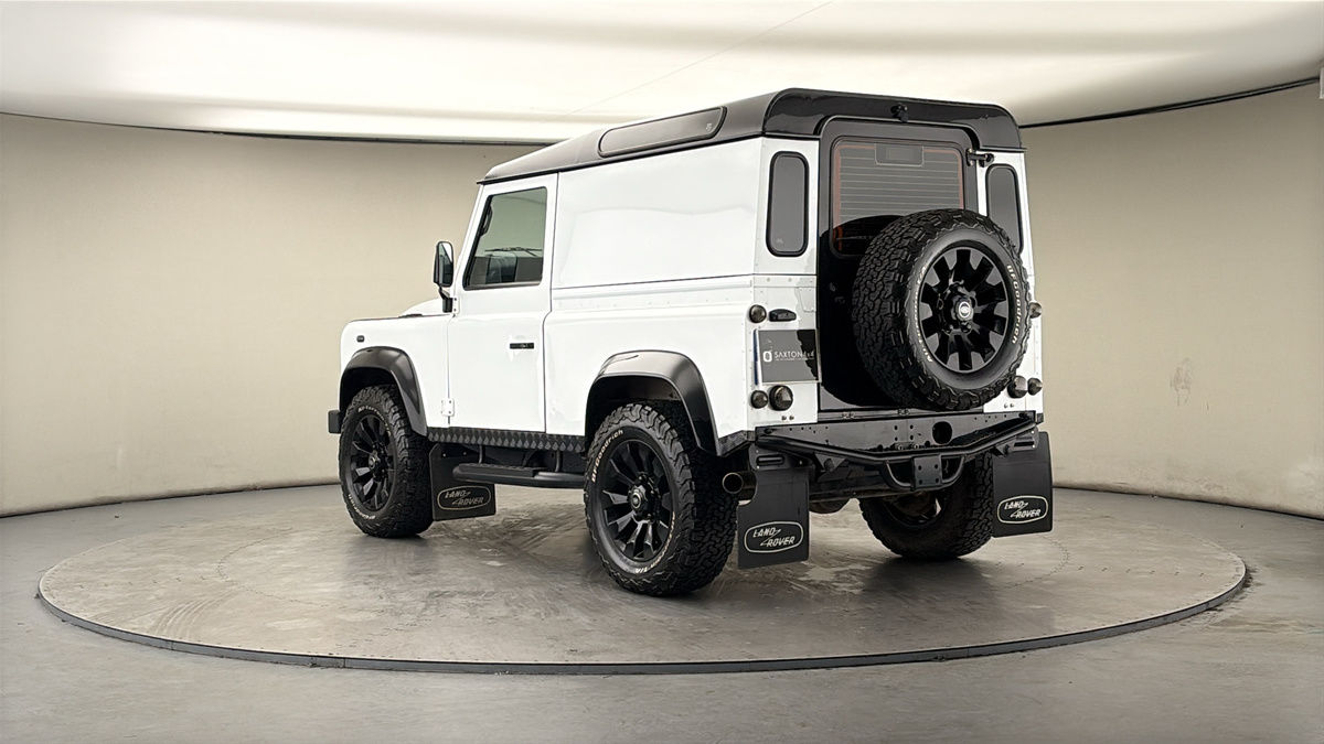 Land Rover Defender 90 Image 2