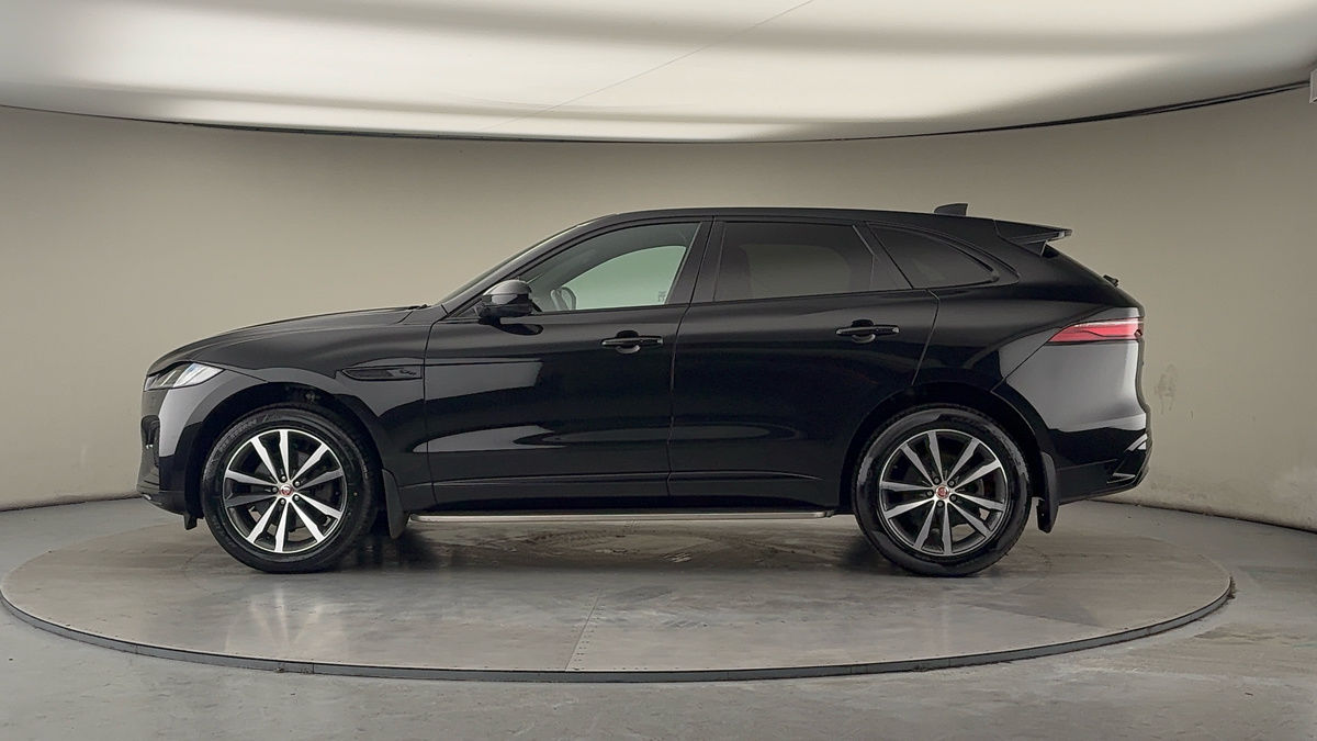 Jaguar F-PACE Image 15