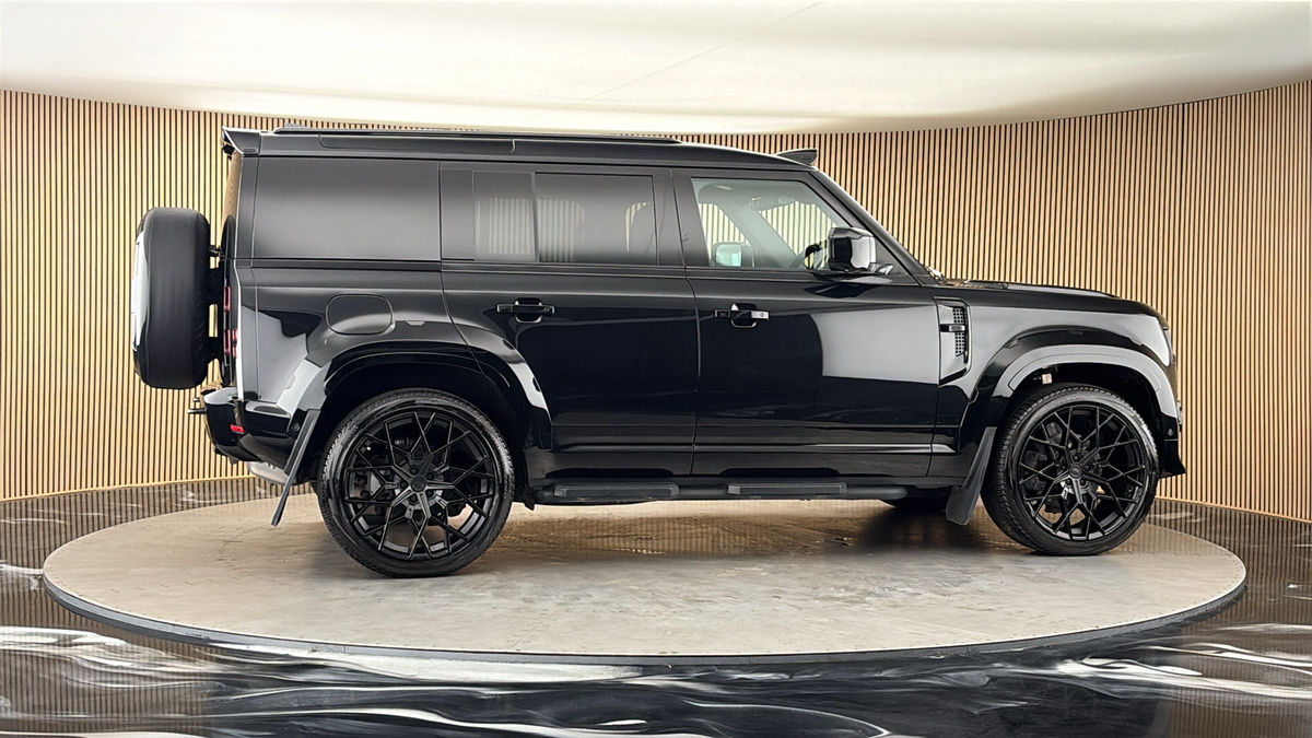More views of Land Rover Defender 110