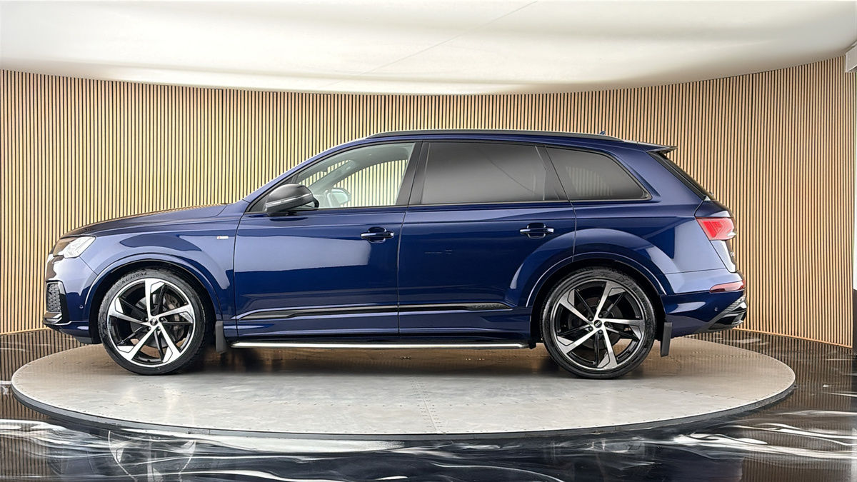 More views of Audi Q7