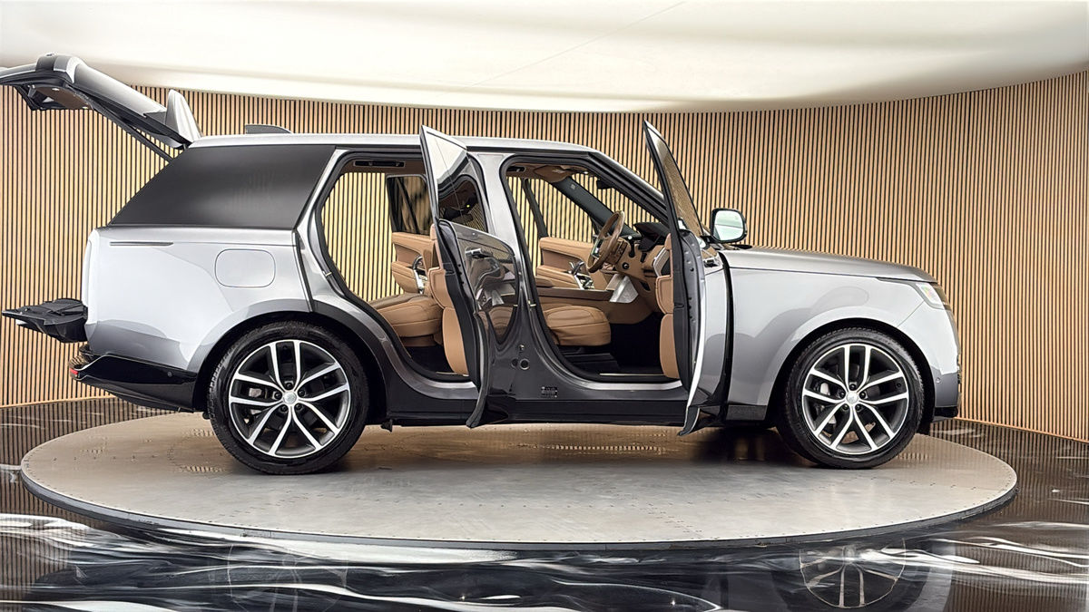 More views of Land Rover Range Rover