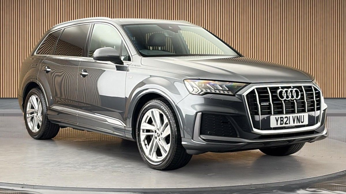 Audi Q7 Sticky Header Image