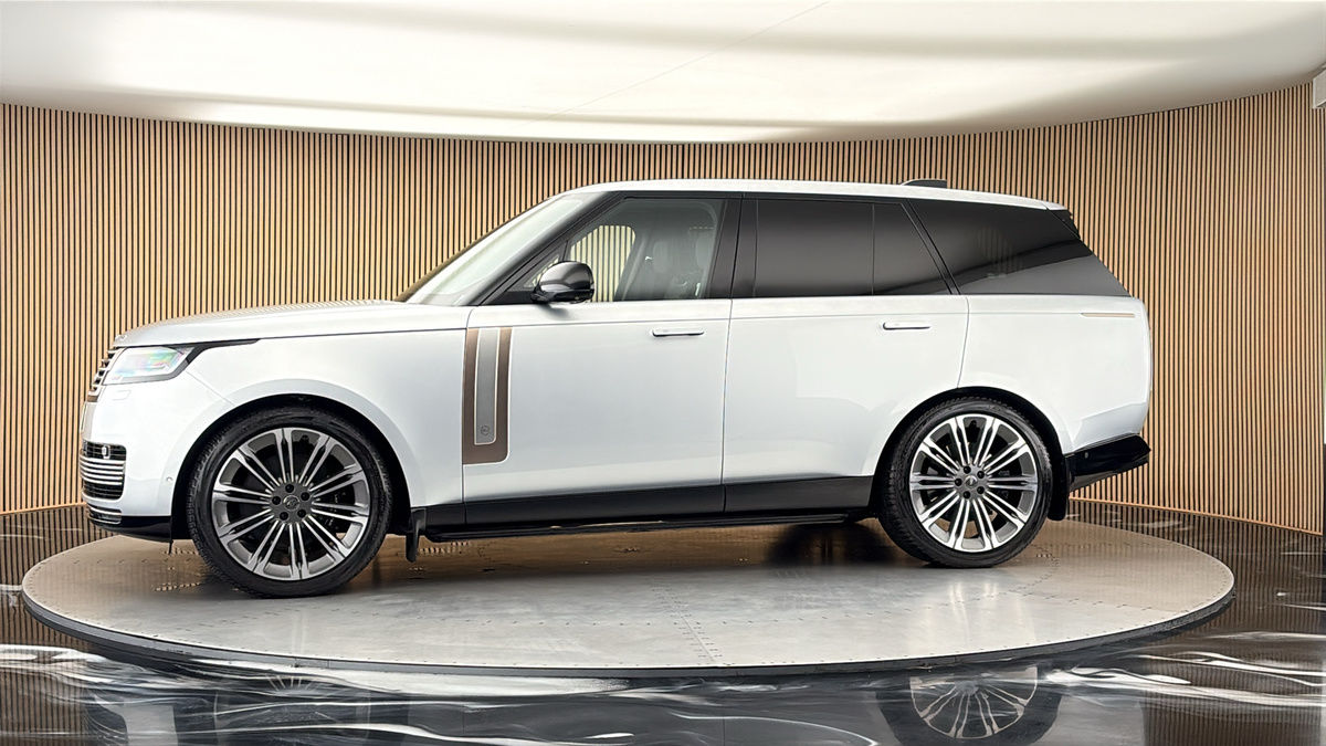 More views of Land Rover Range Rover