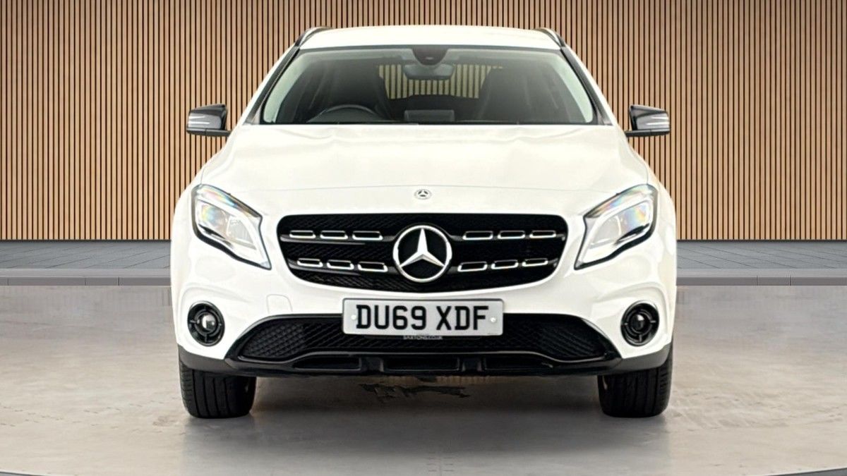 Mercedes-Benz GLA Image 3