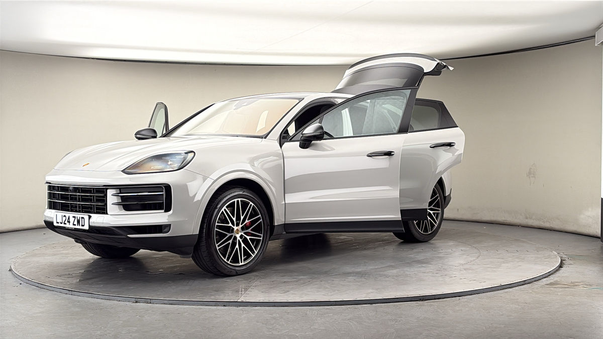 Porsche Cayenne Image 22