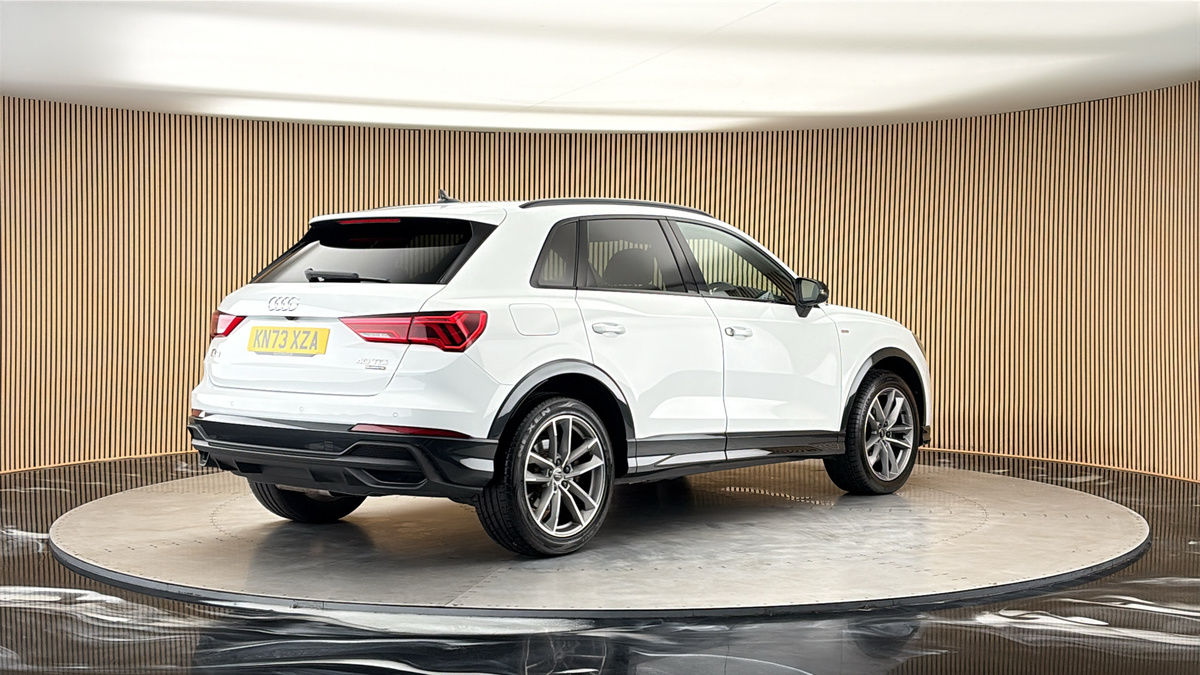 Audi Q3 Image 21