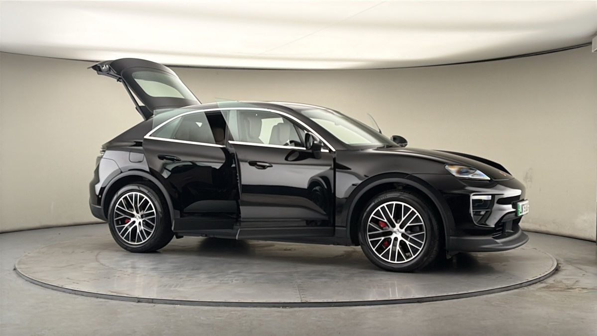 More views of Porsche Macan